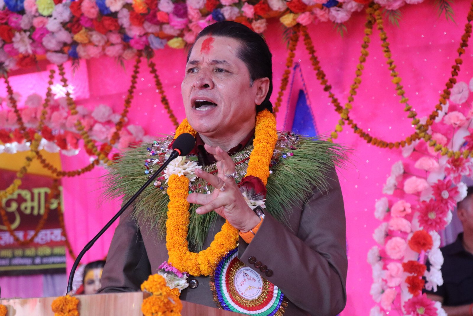 पत्रकार ऋषि धमलाले गरे मामाघरको लागी ५० हजार सहयोग