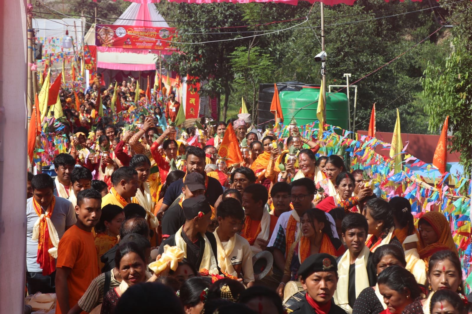 विशाल कलश यात्रामा विशाल जनसागर